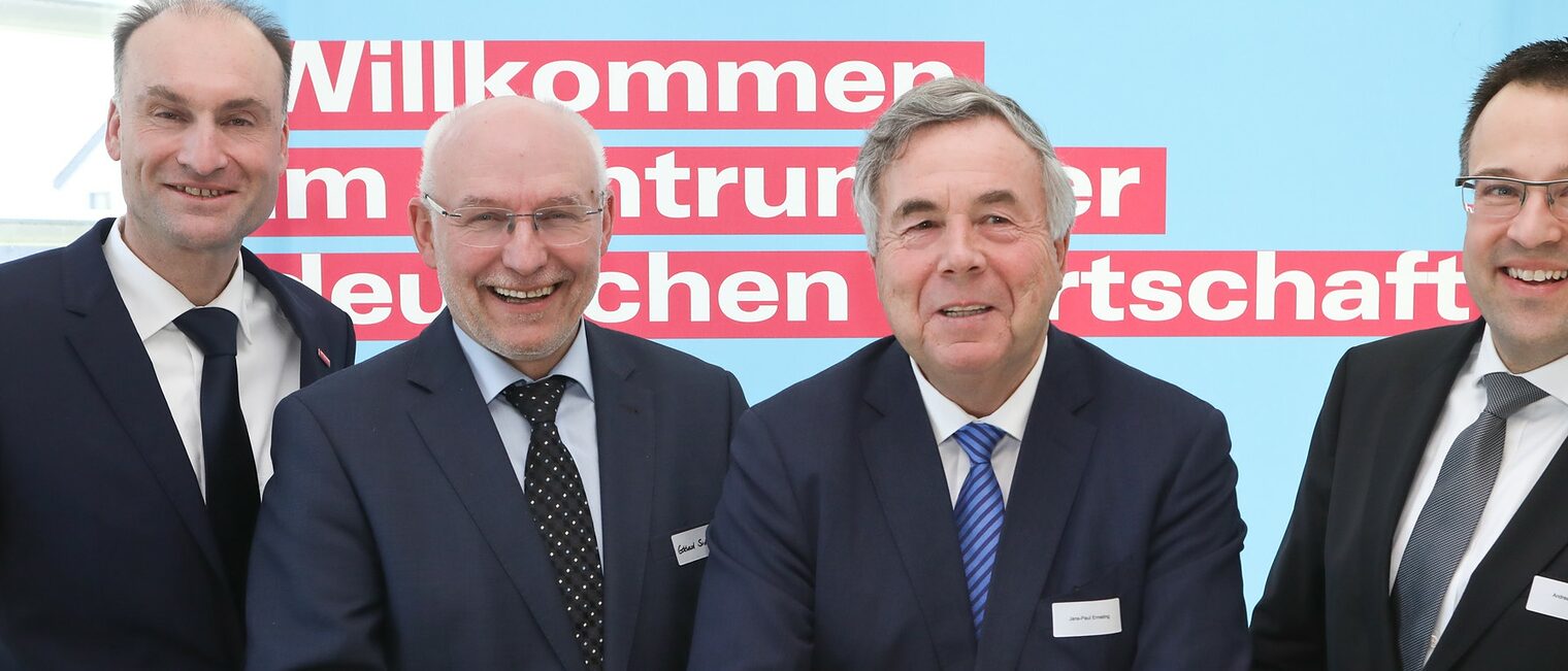 Freuen sich über den gelungenen Start des Verbundprojekts Fachkräftezentren Handwerk: Hartmut Drexel, Eckhard Sudmeyer, Jans-Paul Ernsting und Andreas Keller (v.l.n.r.) Hartmut Drexel, Eckhard Sudmeyer, Jans-Paul Ernsting, Andreas Keller (v.l.n.r.)