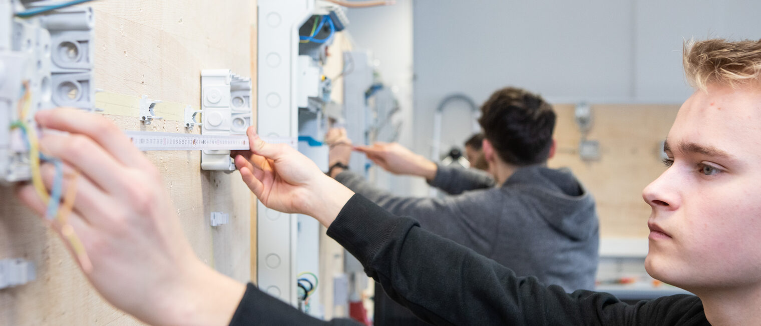 Ausbildung im Elektronikerhandwerk Elektroniker, Ausbildung, Campus