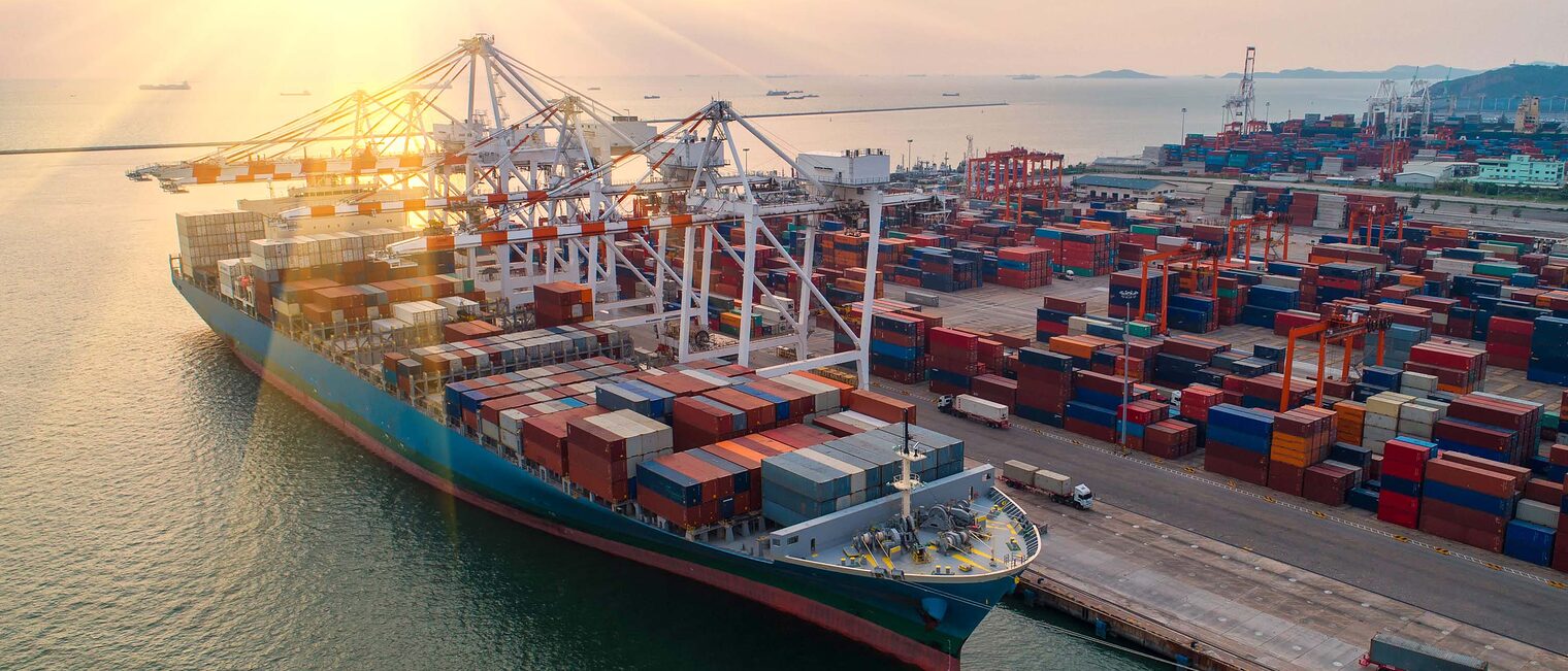 container ship import, export, business logistic, außenwirtschaft, ausland, schiff, hafen, land, länder, ausland, ware