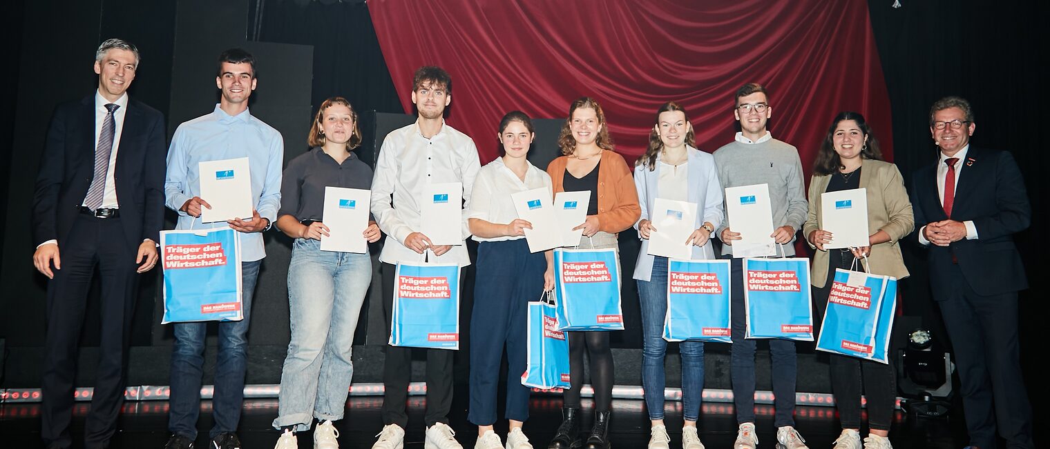 Zwei Preisträger und sechs Stipendiaten der Kurt Alten Stiftung freuten sich über die Auszeichnung und die Förderung. Kurt Alten Stiftung, Handwerk, Förderung, Elite, Triales Studium, Handwerksmanagement