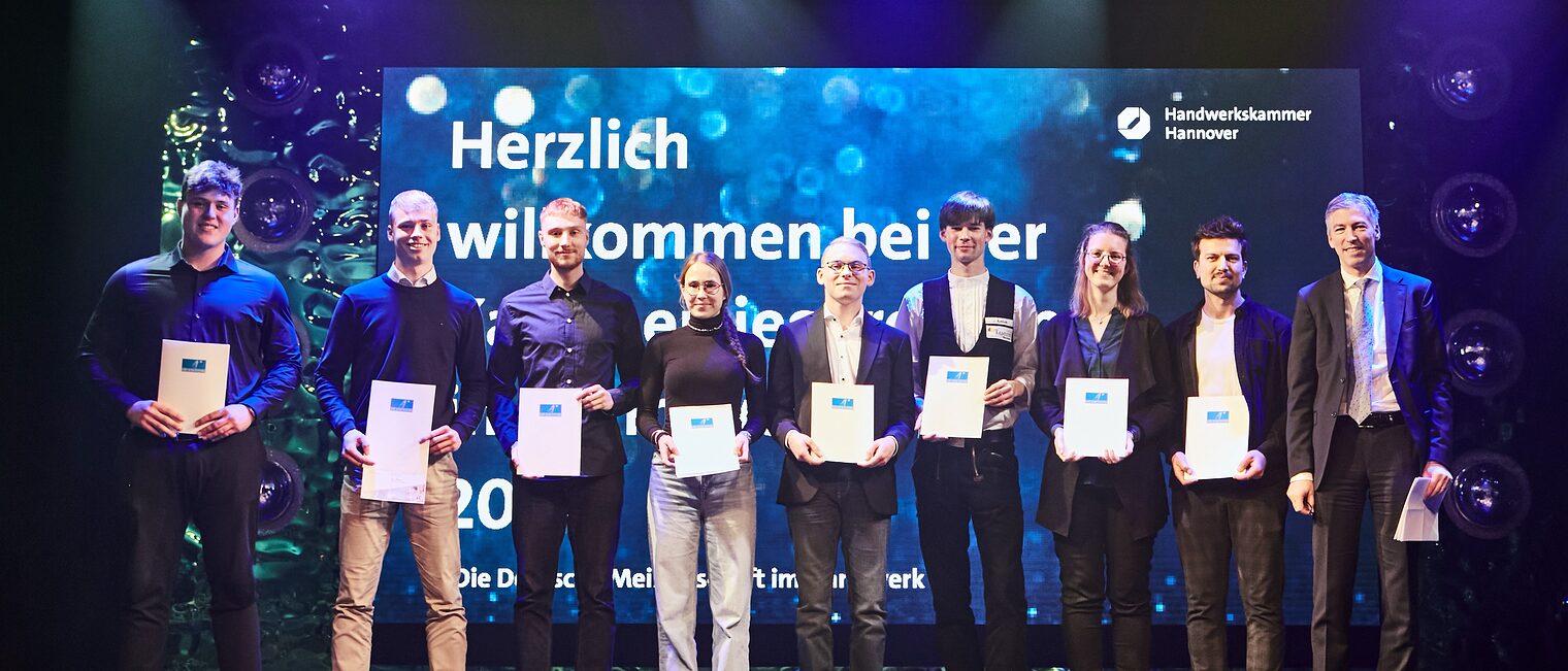 Eine Meisterin, zwei Gesellen und sechs Auszubildende im Handwerk werden von der Kurt-Alten-Stiftung gefördert.
