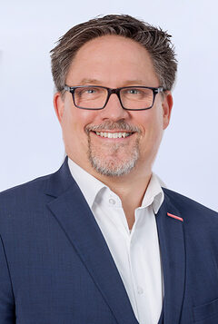 Stefan Schiller Geschäftsführer nachhaltige Unternehmensentwicklung. Stefan Schiller Geschäftsführer nachhaltige Unternehmensentwicklung.