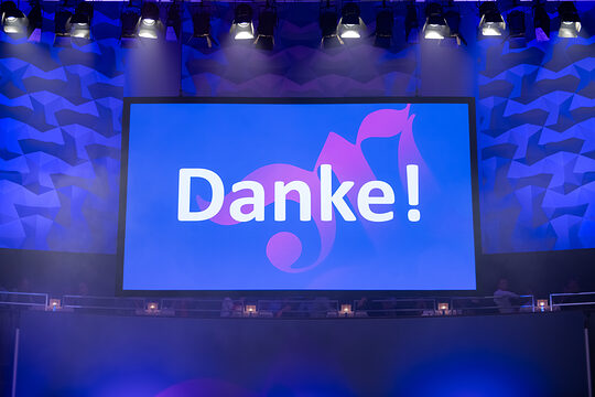 Die Recken am 07.12.2025 in der ZAG Arena gegen Berlin – feiern Sie mit uns Handwerk und Teamgeist live im Stadion!