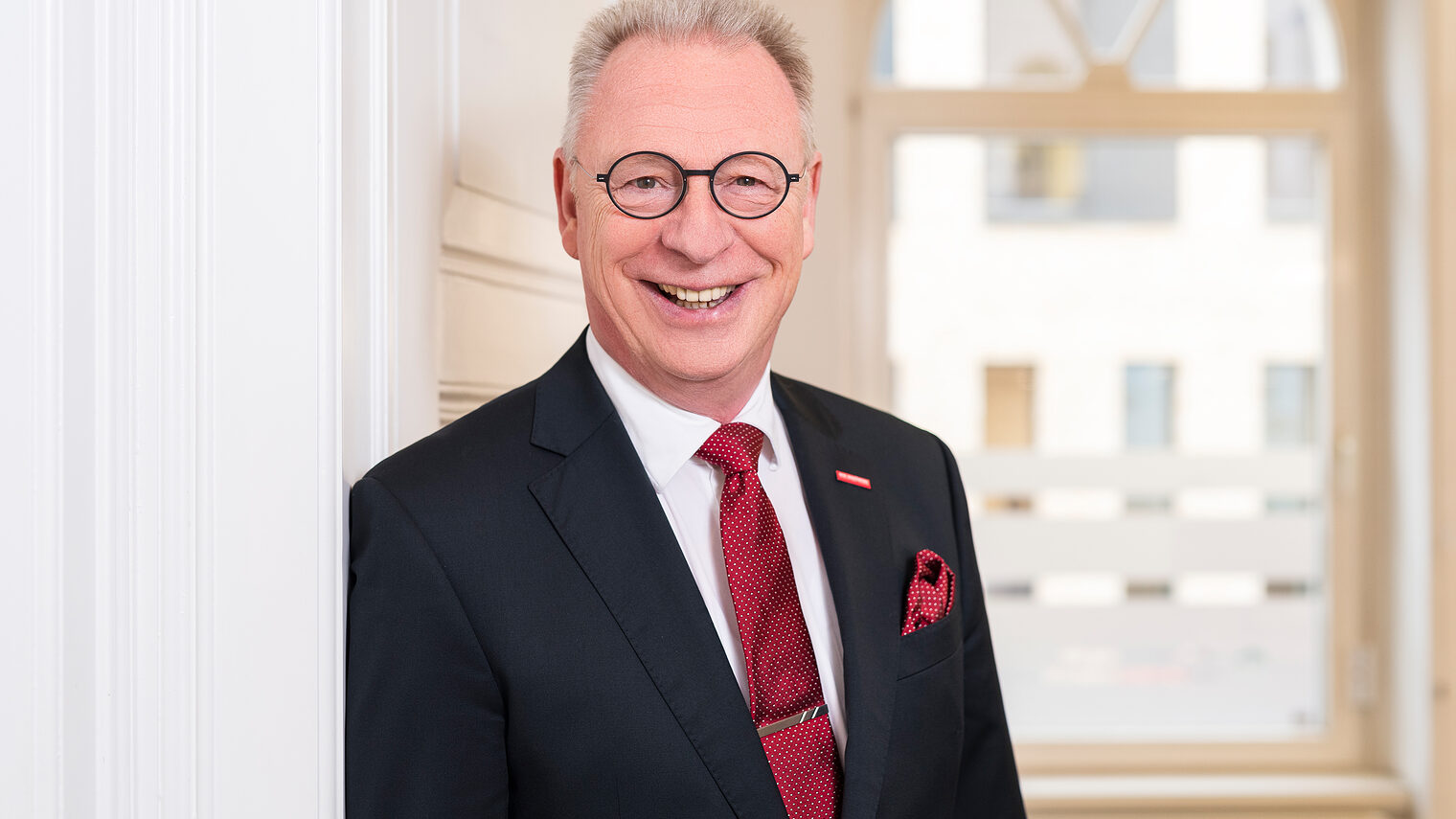 Porträt von Mike Schneider