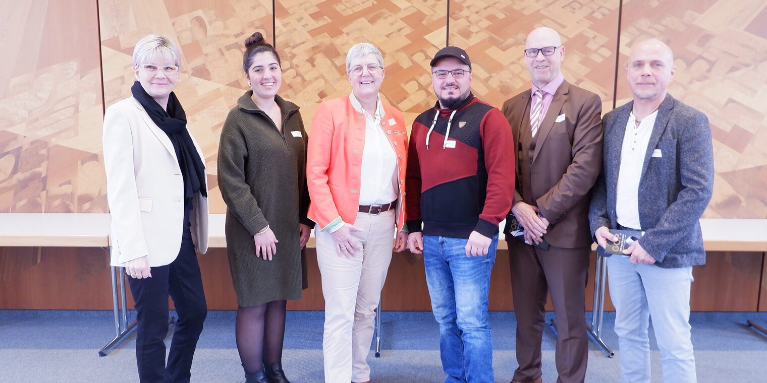 Constanze Huep, Zahra Javid Milani, Sabine Heymann, Mustafa Moussa, Frank-Joachim Weiß, Andreas Güttlein beim Ehrenamtsforum