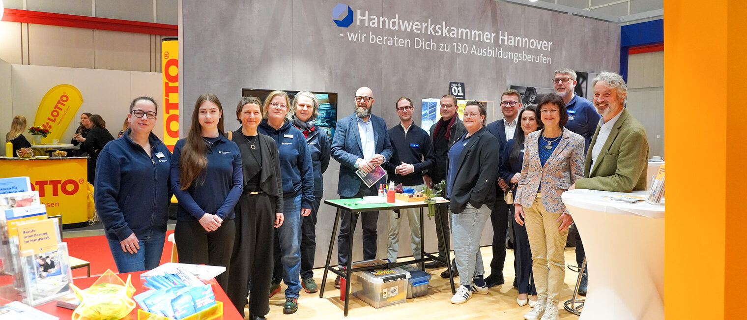 Das Team der Handwerkskammer Hannover am eignenen Stand auf der beru6 bildung
